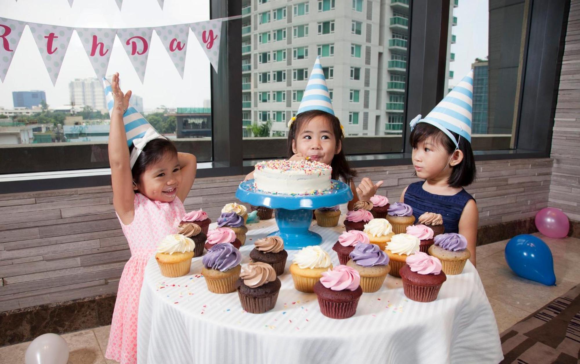 Holiday Inn & Suites Makati By Ihg Makati City Ngoại thất bức ảnh